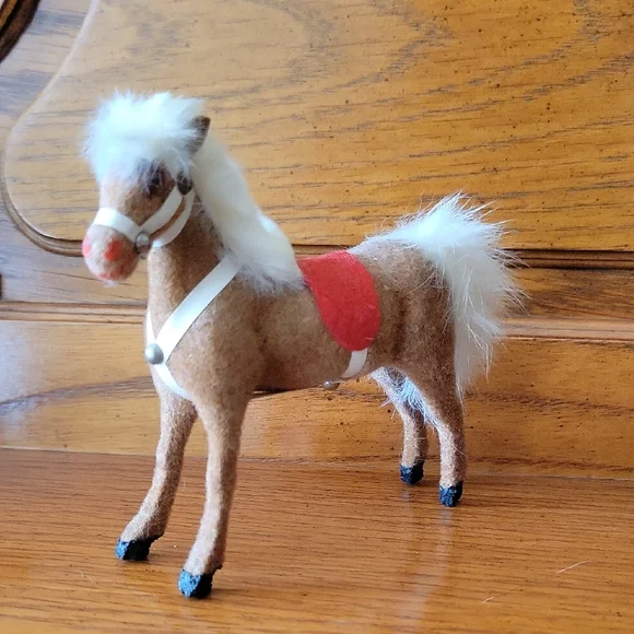 Vintage Flocked Horse - Picture 1 of 11